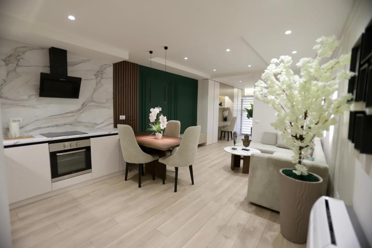 La Grand - New Bazaar Apartment Tirana Exterior foto