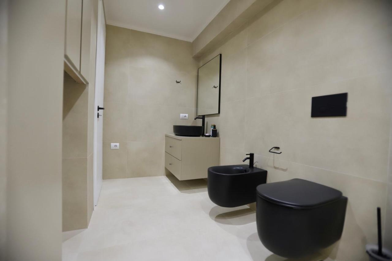 La Grand - New Bazaar Apartment Tirana Exterior foto